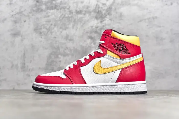 Jordan 1 Retro High OG Light Fusion Red 