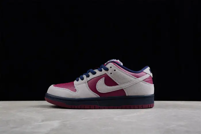 Nike SB Dunk Low 