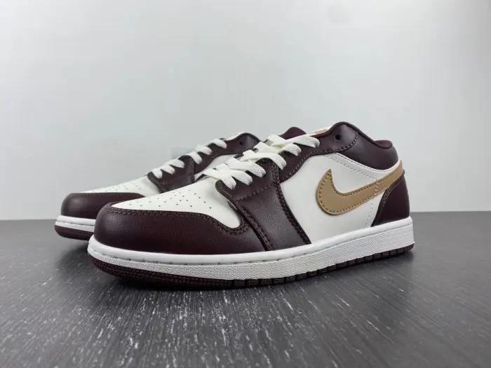 Air Jordan 1 Low 