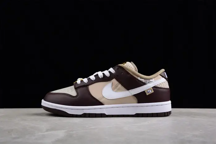 NIKE  SB Dunk Low 