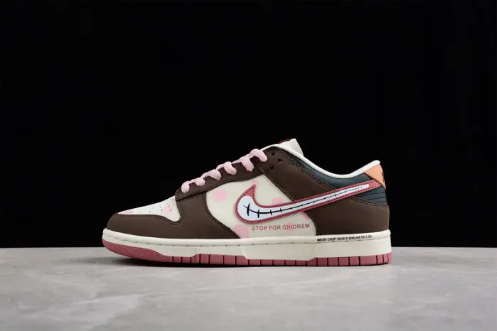 Nike Dunk Low 