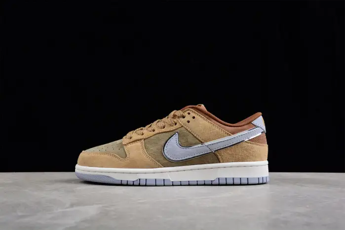 Nike SB Dunk Low 