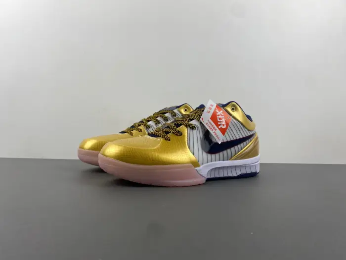 ZOOM KOBE 4 