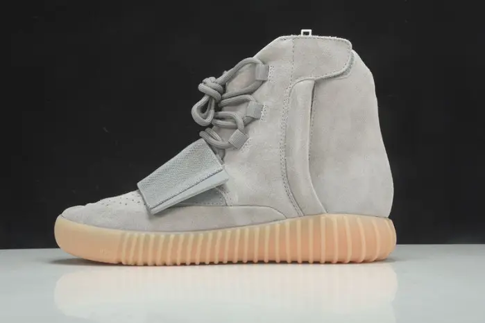 YEEZY 750 BOOST LIGHT GREY GUM GLOW DARK 