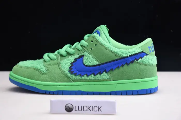 GRATEFUL DEAD X NIKE SB DUNK LOW “GREEN BEAR” 
