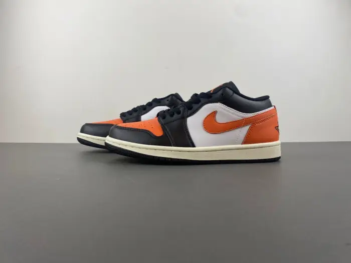 Air Jordan 1 Low 