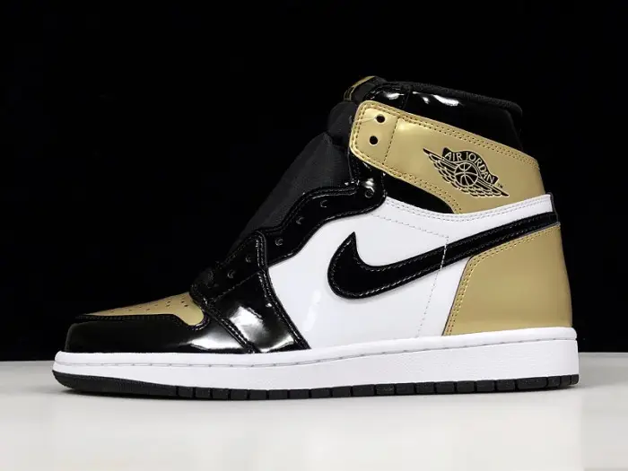 AIR JORDAN 1 RETRO HIGH OG NRG COMPLEXCON “TOP 3 GOLD” 