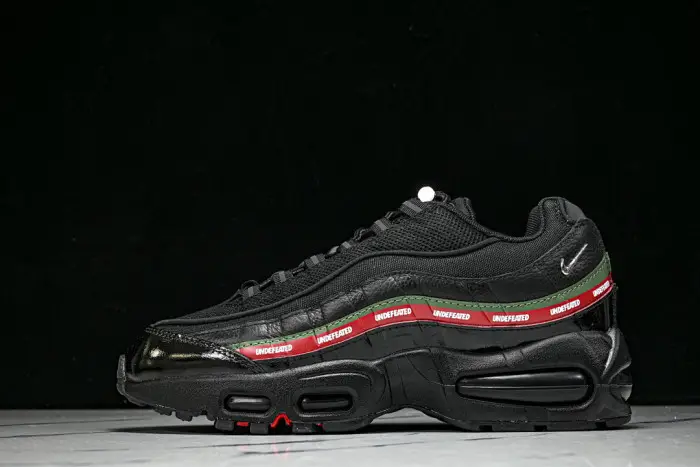 Air Max 95 SP Undefeated Black 
