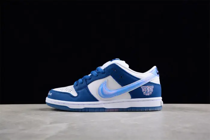 Nike SB Dunk Low 