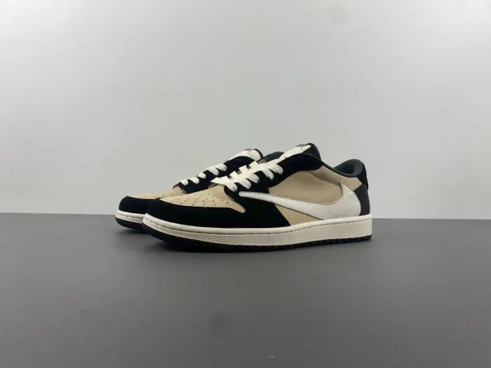 Travis Scott x Air Jordan 1 Low OG 
