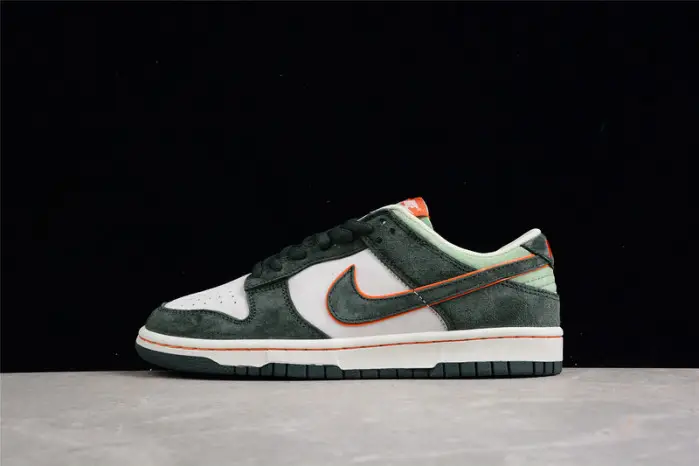Otomo Katsuhiro x NK SB Dunk Low "Steamboy OST" 