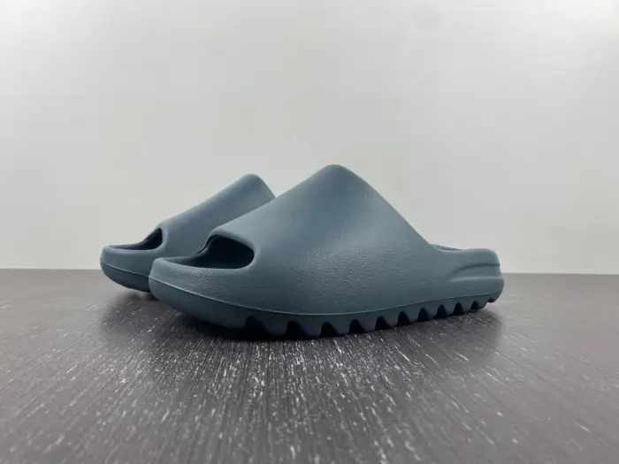 Yeezy Slide 