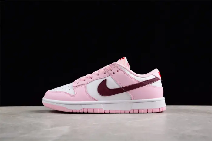 Nike SB Dunk Low 