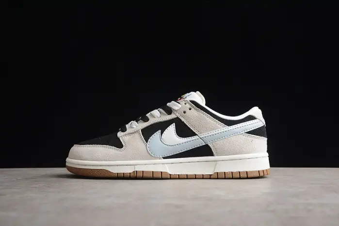 NIKE  SB Dunk Low 