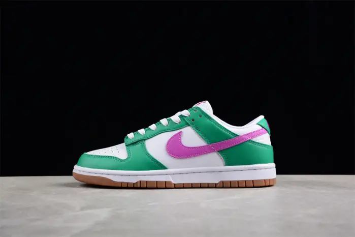 NIKE SB DUNK LOW 