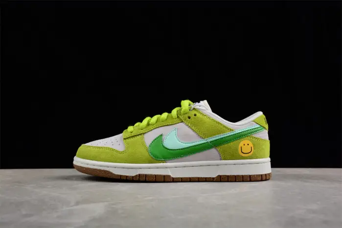 Nike SB Dunk Low 