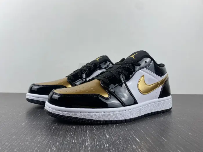Air Jordan 1 Low 
