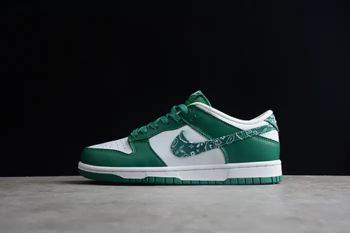 Nike Dunk Low WMNS Green Paisley 