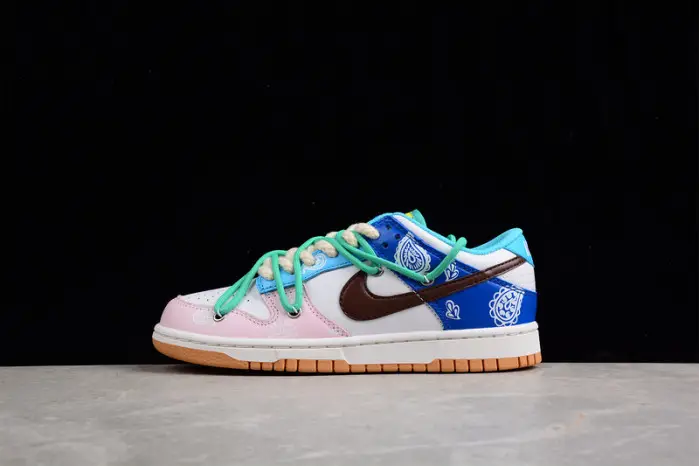 Nk Dunk Low SE "Free .99" 