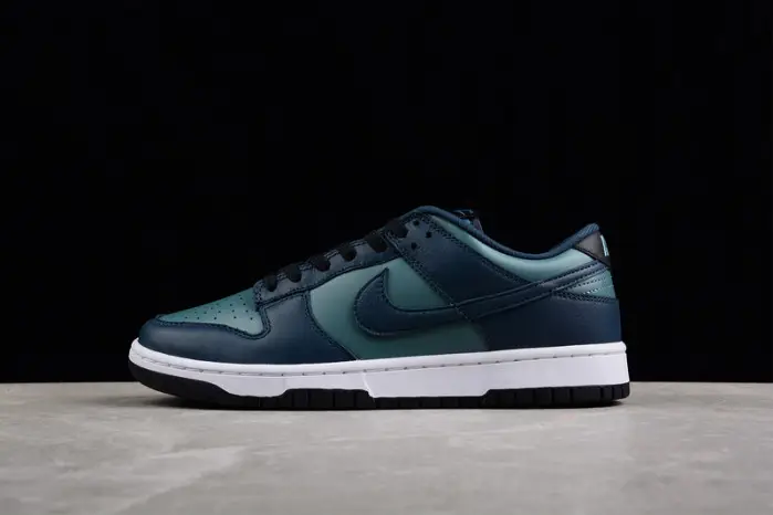 Nike SB Dunk Low "  Ocean " 