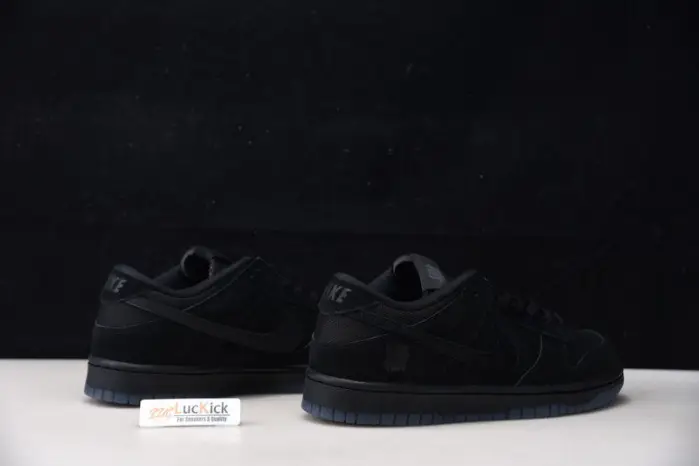 Nike SB Dunk Low SP Undefeated 5 On It Black 