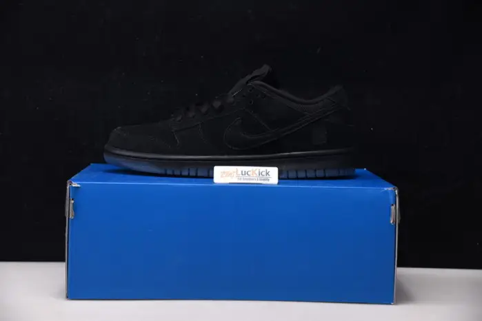 Nike SB Dunk Low SP Undefeated 5 On It Black 