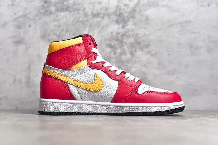 Jordan 1 Retro High OG Light Fusion Red 