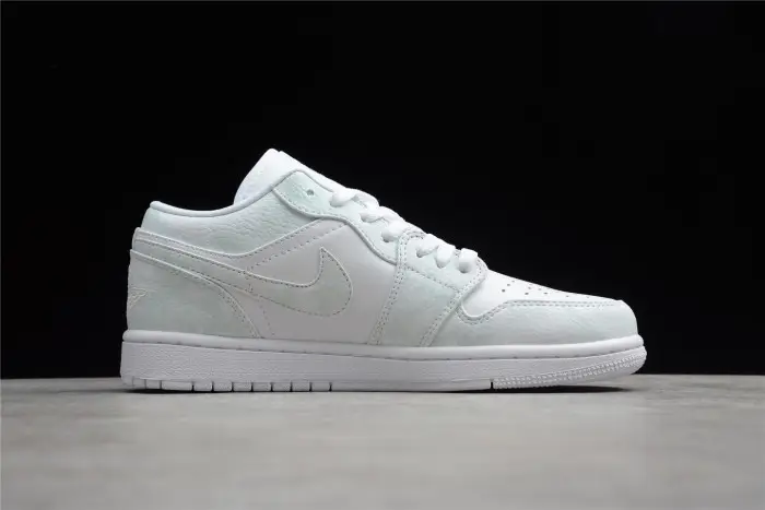 Jordan 1 Low  Tumbled Leather 