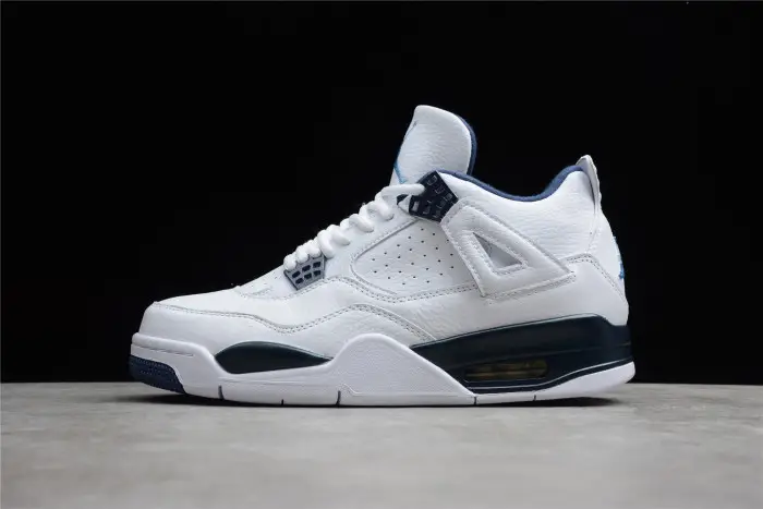 Jordan 4 Retro Columbia (2015) 
