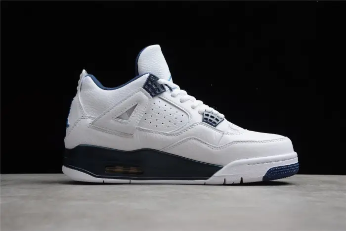 Jordan 4 Retro Columbia (2015) 