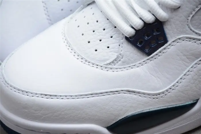 Jordan 4 Retro Columbia (2015) 