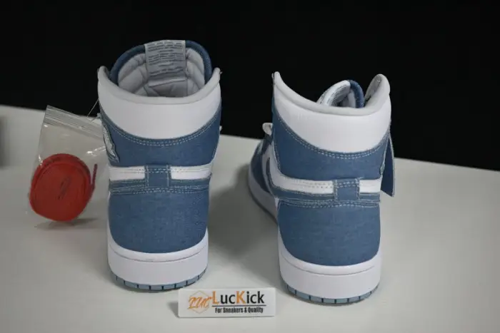 AirJordan 1 Retro WMNS “Denim” 