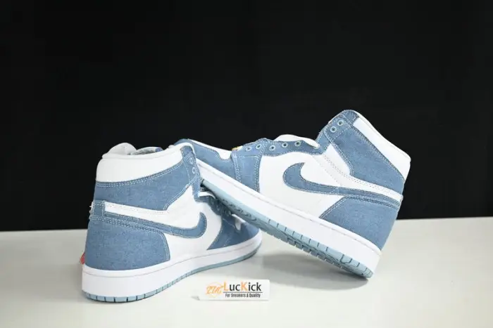 AirJordan 1 Retro WMNS “Denim” 