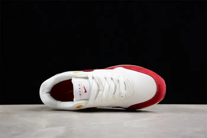 NIKE AIR MAX 1 