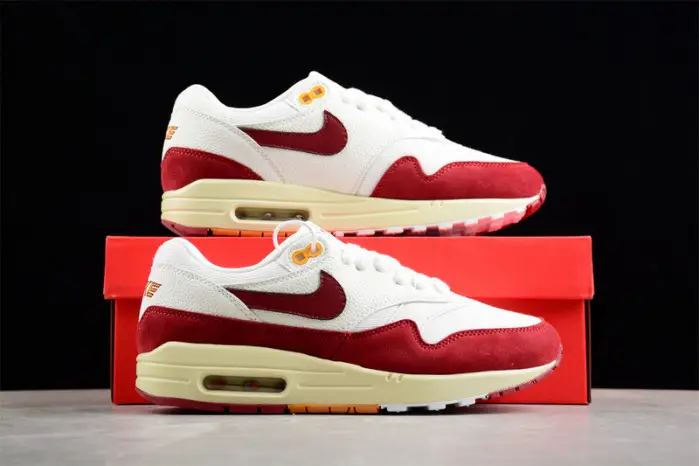 NIKE AIR MAX 1 