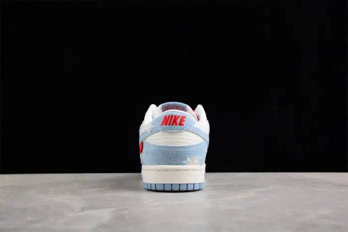 Nike SB Dunk Low 