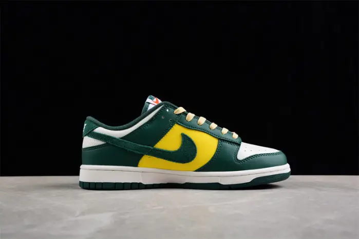 Dunk Low “Noble Green” 