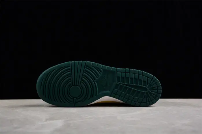Dunk Low “Noble Green” 