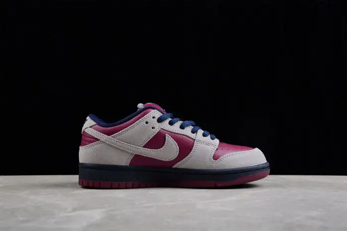 Nike SB Dunk Low 