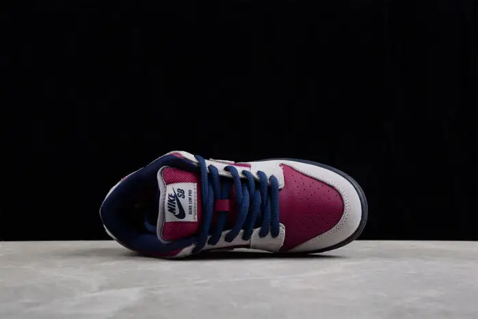 Nike SB Dunk Low 