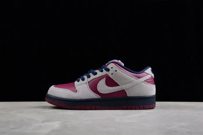 Nike SB Dunk Low 