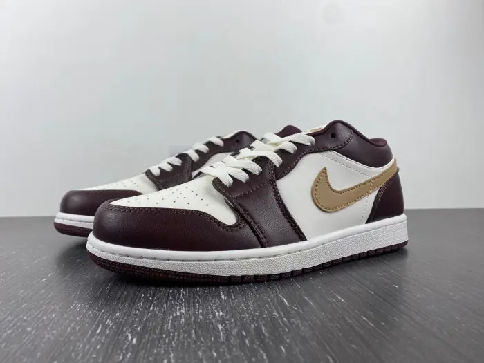 Air Jordan 1 Low 