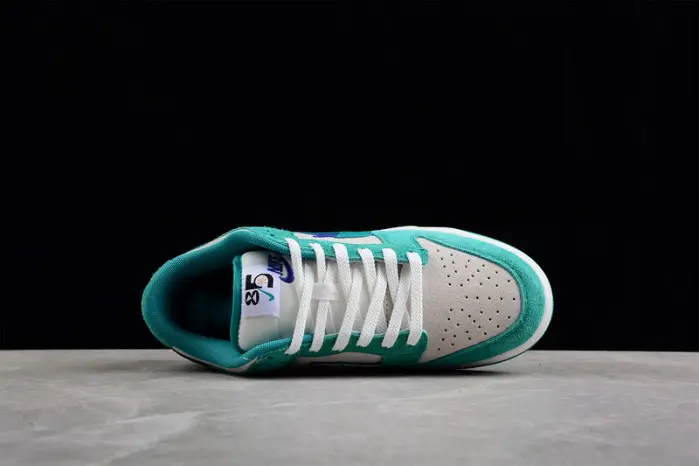 Nike SB Dunk Low 