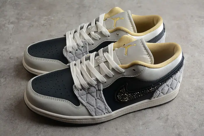 Air Jordan 1 Low 