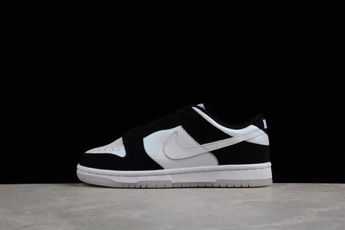 Nike SB Dunk Low 