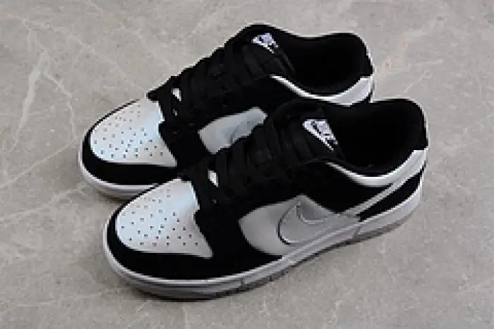 Nike SB Dunk Low 