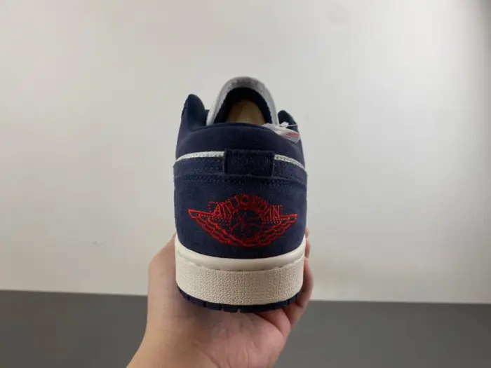 Air Jordan 1 Low 