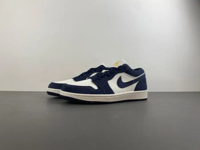 Air Jordan 1 Low 
