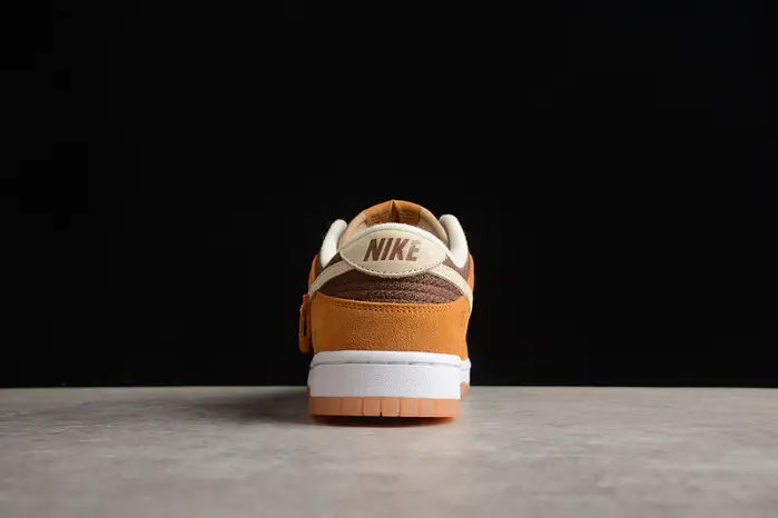 Nike SB Dunk Low 