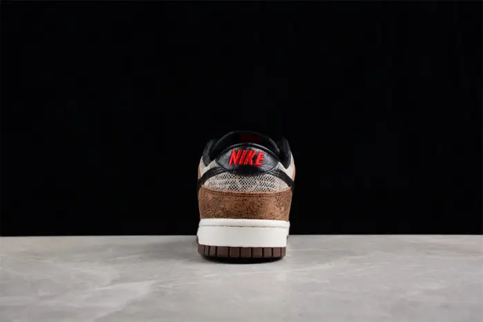 NIKE SB DUNK LOW 